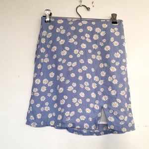 BRAND NEW FLORAL SKIRT! Size small, brand new